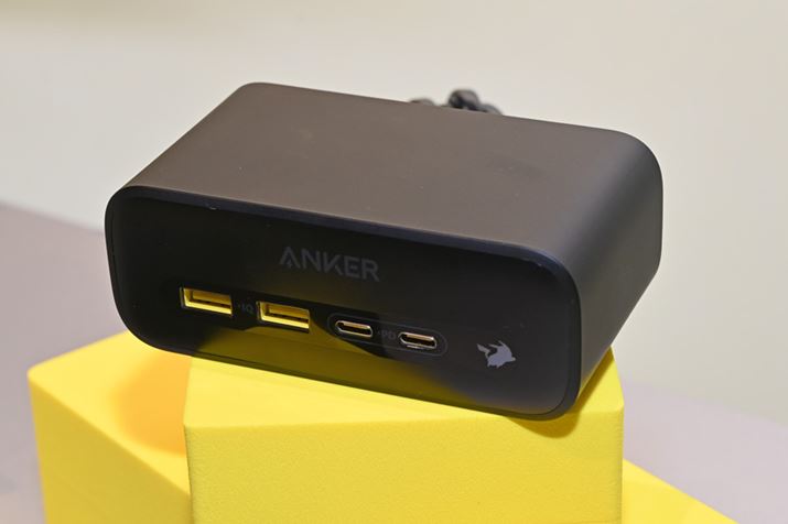 USB[d@\𓋍ڂd^bvuAnker USBtd^bv sJ`EfvBʂ́usJ`EṽVGbgLEDŌdlłBAnkerXgẢi7,990~iōj