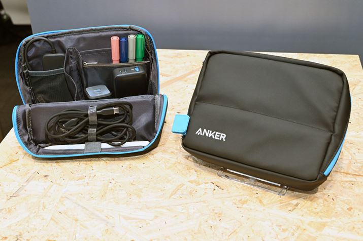 [J[̃RNƂ̃R{fuAnker Smart Pouch supported by KOKUYOvBKWFbg╶ꂽԂŎ̂|Cgł
