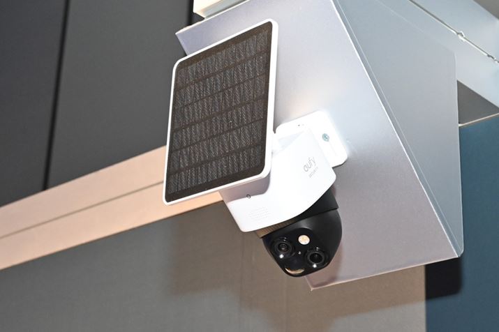 U@\Ő360xA70x̍L͈͂Jo[łuEufy SoloCam S340v