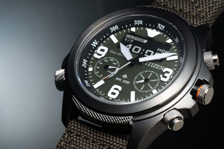 @\GłAjCfbNX̗̍pȂǂŎF͏X