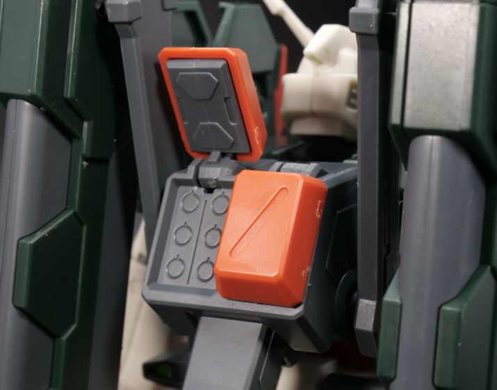 uCgjOoX^[v́AobNpbN6A~TCˊǂ́u77ړIUe˓v𑕔Bnb`͗ƂJAnb`̃O[̍荞ׂ݂ł