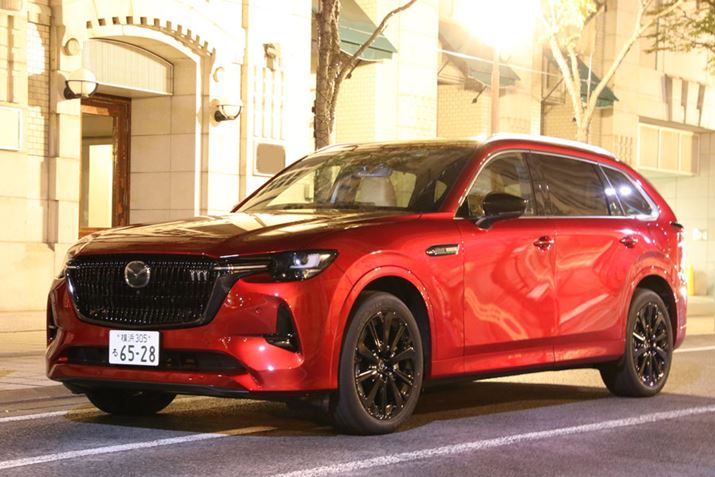 ́AuCX-80ṽ}ChnCubhPHEV2̃p[gCɎ悵Bʐ^́AԂ́uPHEV Premium SportsvBuCX-80v̊Oς́AS̓IɂǂƂX^XƂƂɁATCh̖ʂ̗}gɕ`oĂāÄڂ낢GNXeA