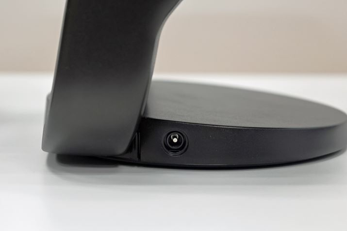 uEF-22v̓d[q̓X^hɐݒuĂ