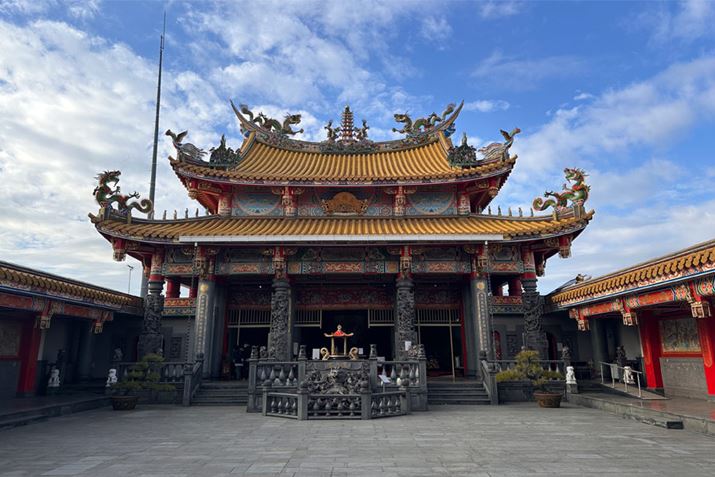 炪\ʐ^̌摜łB摜ƔׂƁAuInspiron 14 Plusv̉ʂł͂▾߂ɕ\Ă̂킩܂