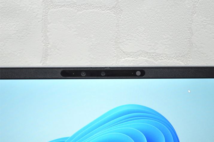 1080pWebJɂ́AvCoV[Vb^[tĂ܂Bقǂ̍掿ƂƂł͂܂񂪁Af͖߂ŊF܂B}CN̓fAAC}CNڂĂ܂A͎኱CȈۂł