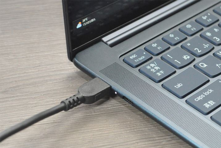 p̓d[q͓ڂĂ炸A3USB Type-C|[ĝꂩŋd܂