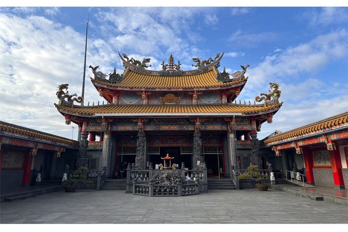 炪ŉʓɕ\Ăʐ^̌摜łB摜ƔׂƁAuYoga Slim 7xv̉ʂł͂▾߂ōʓx܂BẪRgXgオĂAS̓IɃnۂł