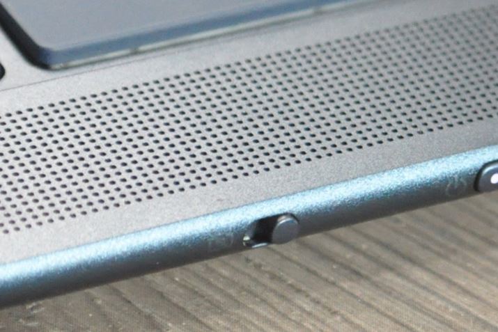 WebJɂ͓dqvCoV[Vb^[tĂAI^It͖{̉EʂɂXCb`Ő؂ւ܂