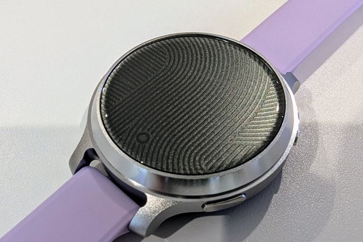 Ղɂ́AJ[ƂɈقȂ鑕̃p^[Y̗p