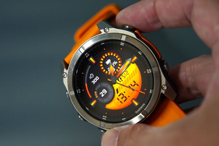 ufenix 8 Sapphire AMOLED vATCg̔iiȉjF51mm/198,000~iōAȉjA47mmA43mm/Ƃ178,000~A2024N829