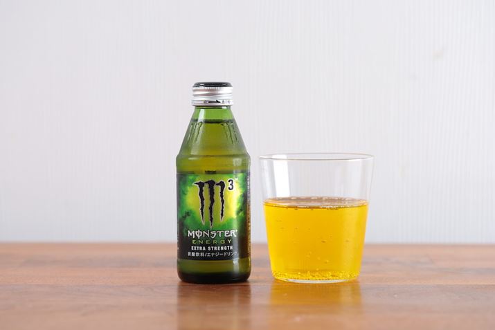 150ml�̏����ȃ{�g���ł��A�J�t�F�C���ʂ�140mg�B355ml�ʂƂقړ��ʂ̃J�t�F�C���������悭�ێ�ł��܂�