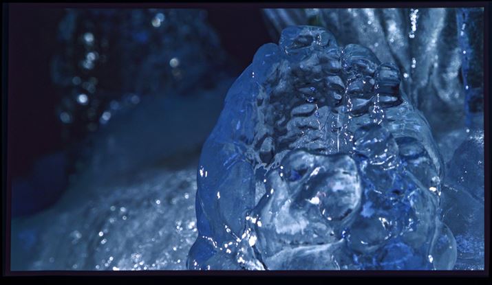 ulG Rv萅̕XuN1S Ultra 4Kvœ