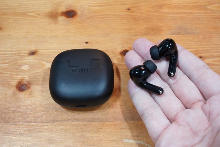 I[\hbNXȃXeBbN`̗puRedmi Buds 6 Litev