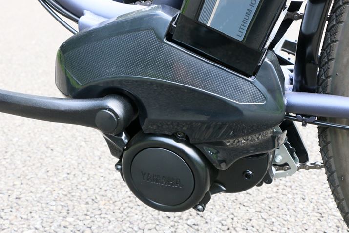 uPASvV[YƓhCujbg𓋍ځBhCujbgɃobe[}񂾐݌v̗pĂBX|[c^Cv̎]ԂBBiy_tĂ鎲jƃAz[̎̋iAZ^[j߂Ȃ̂ŁAe-BikȅꍇAAZ^[}邽߁Ã^CṽhCujbg̗p邱Ƃ͏Ȃ