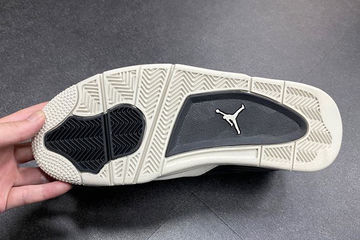 WIgbNȃObvp^[Gɔzuꂽo[AEg\[AɑΉϋvƊɂ