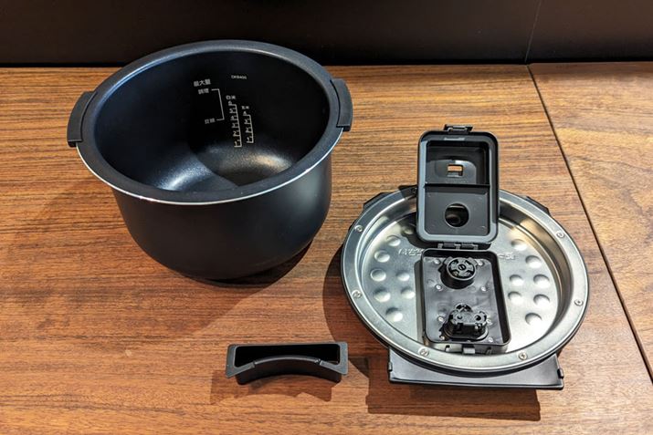 gp͓̂ȂׂƓԂA󂯂3p[ĉ݂ŁAȂ׈ȊO͐H􂢊@ɑΉĂ܂B͂ύXłψ͕ɂƓԂ̍\GɂȂAЕt_葝Ă܂