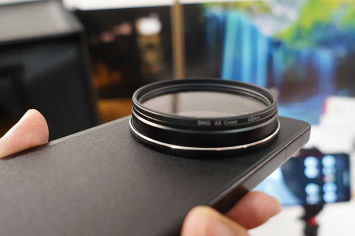 ʔ̃A_v^[g΁A჌tJp̃tB^[𑕒ł