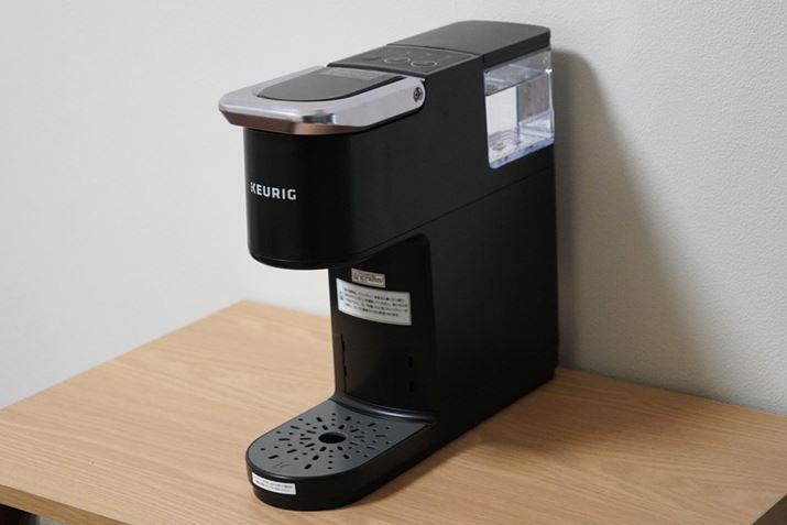 uKB-01v͓{sɊJꂽfBfuBS300vƔׂĖ{̕񔼕ɂȂ܂B{̃TCY100ij×320isj×290ijmmŁA^N500mLBd͂1,350Wł