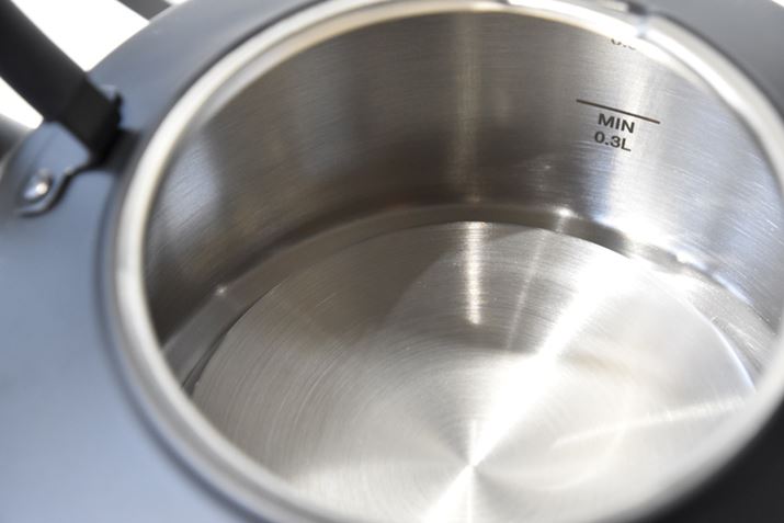 ḾAPgiʐ^jƓdx[Xiʐ^jʂł͂܂`̗pBPg̒͂̔M镪AɈiオĂiʐ^jAMʐς𑝂₷Hv{ĂBȂ݂ɁAdAC100V/50-60HzAid͂1200WƁAuBALMUDA The PotvƓ