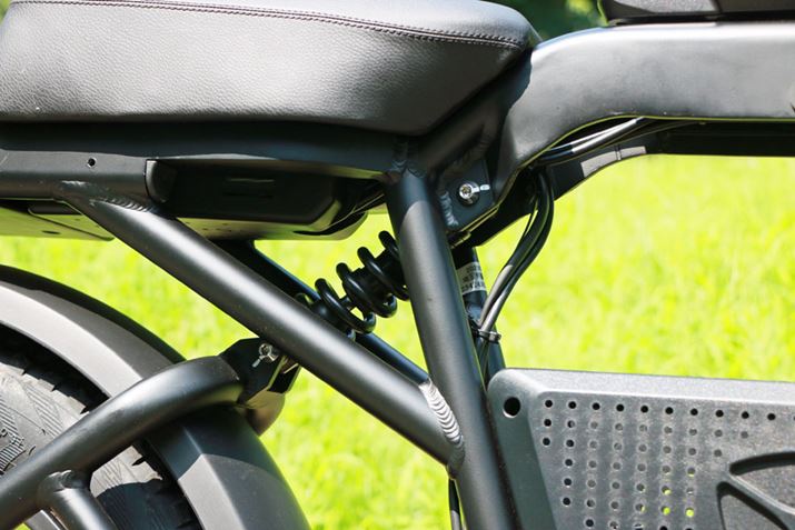 V[gɃATXyV𑕔BfUCIɂoCNv킹镔