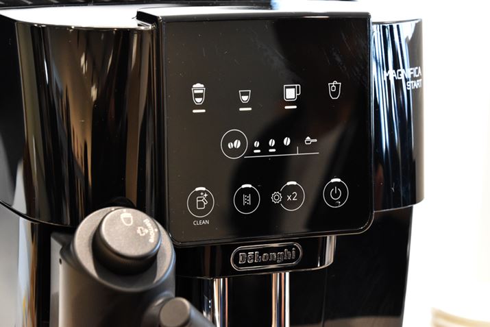 ^b`pl̏iɁAuJv`[mvuGXvb\vuJtFEW|[lvuv4̃j[ACRvZbgĂBȂ݂ɁuJtFEW|[lv́Anhhbv̂悤ɓ炵Ȃ璊oA{lD݂̐[M[R[q[y߂{^Bi͓ʂ𒲐{^