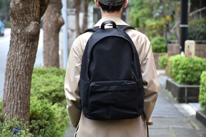 VvŐꂽfUC̃obNpbNAx[W̃g`R[gɈaȂn݂܂