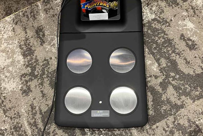 E̎ƑɊe2̓dEddɂzuA8dBIAZpɂA̎bؓxŕ͂܂