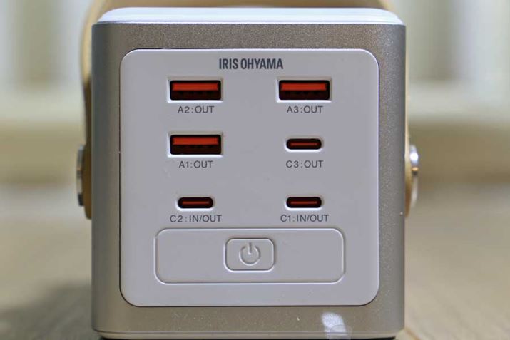 {̏ʂUSB-Type A|[g×3USB-Type C|[g×3𑕔BUSB|[g̉̃{^͓d̃I/ItLEDCg̃I/It/邳ɑΉĂ