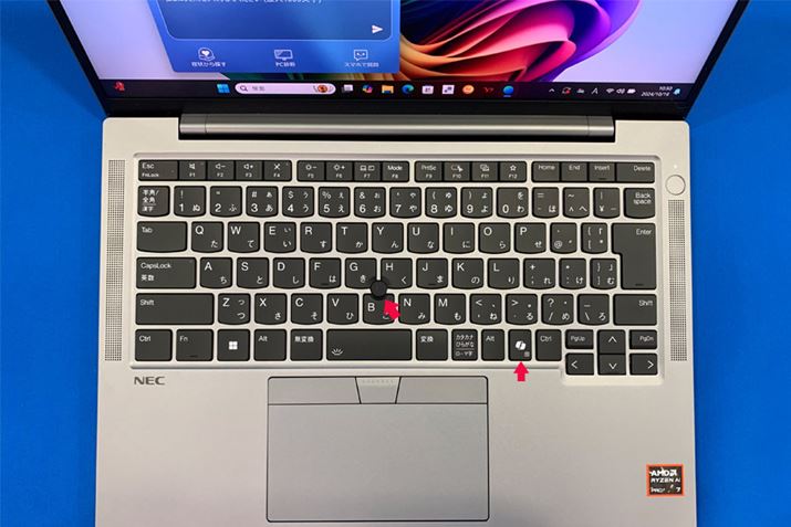 L[{[huGvuHvuBvL[̊Ԃɂ̓XeBbÑ|CeBOfoCXAɉEɂCopilotL[ځB^b`pbhɂ3̃{^tĂ܂