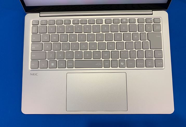 NbN{^̂Ȃttbgȑ^^b`pbhAhȁh\L̂ȂL[{[hȂǂ̑