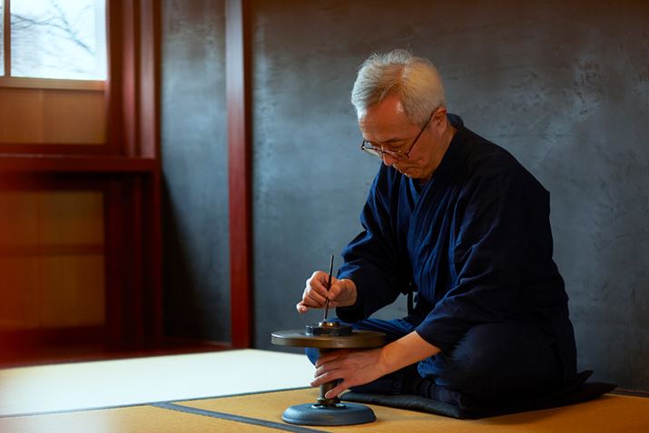 cM1957NAΐ쌧sRɂđcGElAElƂƒɐ܂AɉꎪG̖{pAtɎtBH|COɍLm炵߂邱Ƃɂs͂鎽|Ƃł