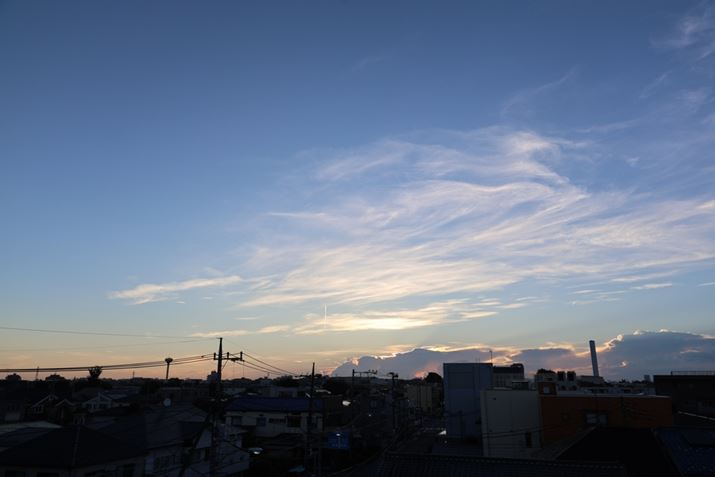 EOS R8ARF24-50mm F4.5-6.3 IS STMA24mmAV[CeWFgI[gAF8A1/200bAISO100