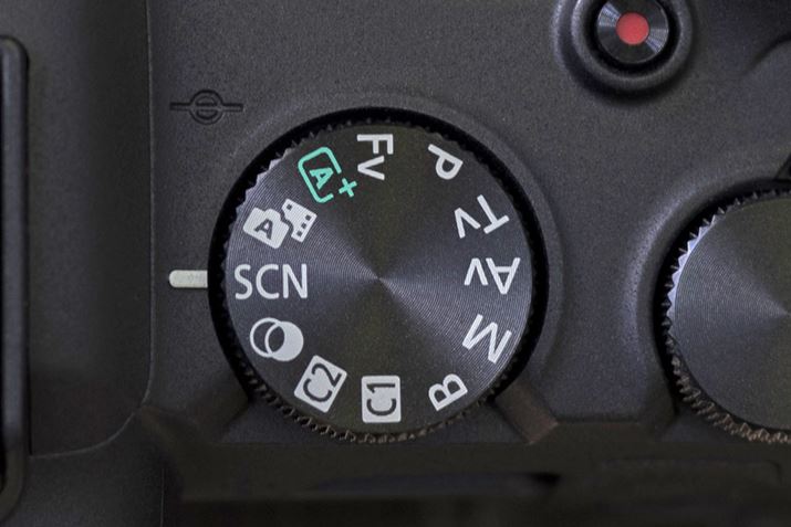 uEOS R8vł̓V[[h́uXyVV[[hvƌĂсA_ĆuSCNv痘p