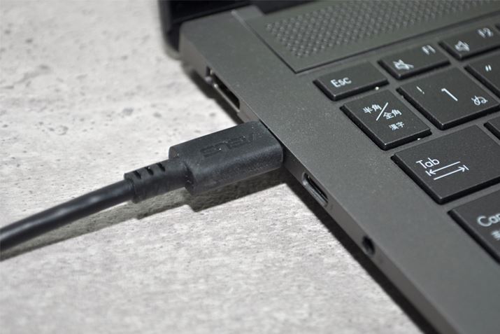 p̓d[q͓ڂĂȂ߁AdɂUSB Type-C|[g1gp܂