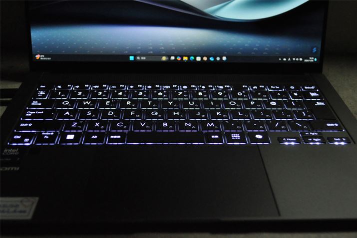 Âꏊł͂₷obNCgłA߂̊px猩ƃL[̉RĂ܂܂BAL[gbṽfUCVvȂ̂ŁAʂɂ͂܂芴܂ł