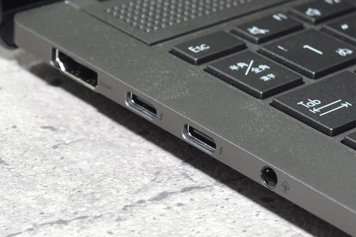 {̂̍ʂɂ2USB Type-C|[gHDMI|[gA3.5mm̃R{WbNł܂BȂAHDMI|[g̋Ki2.1ł