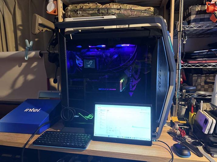 gp[c͂قڏʃfBRGB LEDӂ񂾂ɗpĂA܂BzMȂǂɎgΔɉf܂