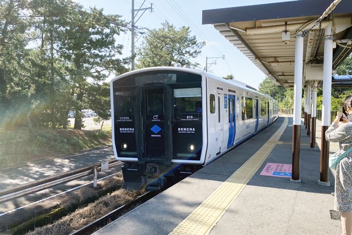 JRB␼Sł̃^b`ϏԂɂB摜JRBuŐv