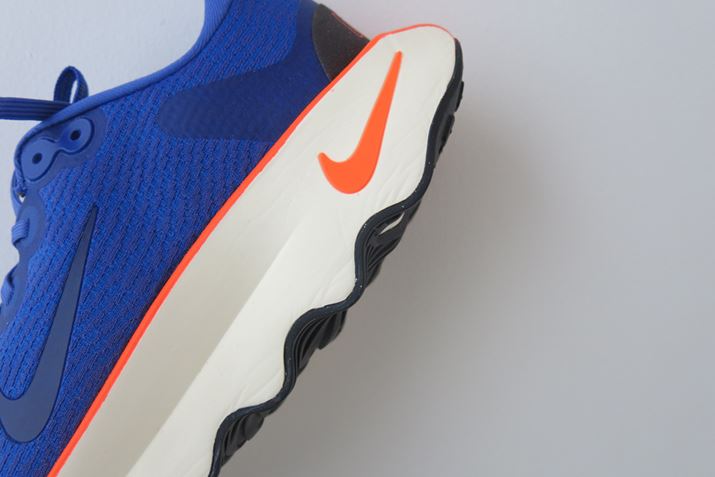 ~bh\[ŜɃNbVɂꂽuNV 3.0tH[v̗pĂ