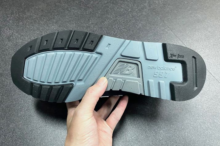 AEg\[ɂ́AϖՐꂽuXAR1000vgpB茸ɂ߁AptH[}X𒷂ێł܂