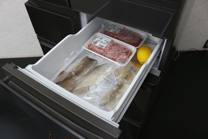 Xׂ̗ɁuuⓀvzuBNHi𓀂܂܃Jbgł邾łȂAzCg\[XȂǂ͓Ă̂ɊȒPɃXv[łApbN̂܂ܓĂ؂g͊ȒPɔ܂