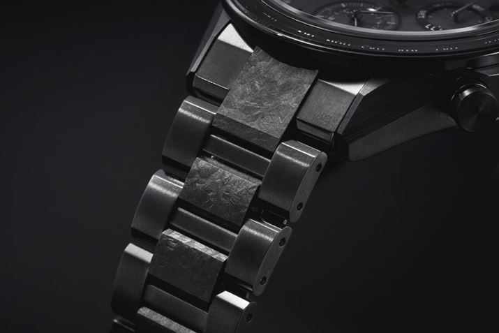 uXbg̒Ɍ`^̗pB܂܂ȍ̐FAuXLȕ\𐶂