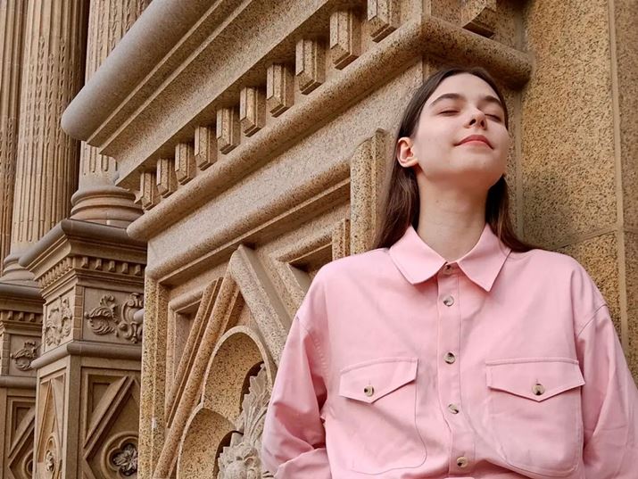 AIp@\uAIr[eB[v́A̕8100iKōׂł