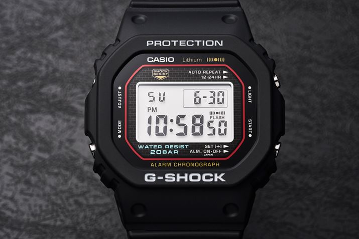 P[XTCY̓IWi41.6mmAI42.3mmփTCYAbvꂽBAڂ̈ۂ̓IWiƂقƂǕςȂ