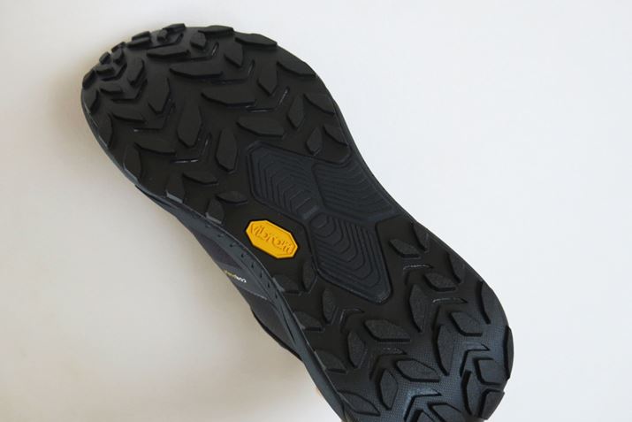 BuА̃AEg\[̓Obv͂ƑϋvɂĂBAXt@gsnKɕ