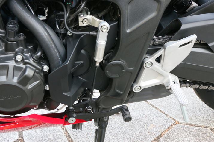 uCBR650R E-Clutchvɂ̓Vtgy_ĂAuE-ClutchvɂVtgo[炸ɔCӂ̃^C~Oŕϑł