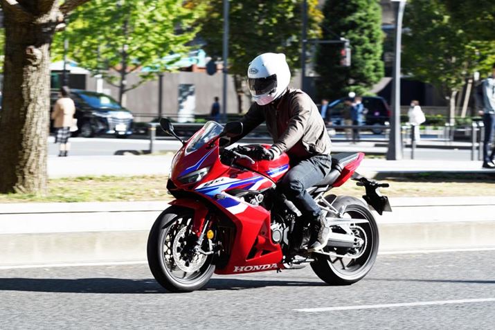 ĩNb`̂ȂɃX[YBlIɂ͔Nb`ĂƊA͕M҂̕i̔Nb`삪̂Ȃ