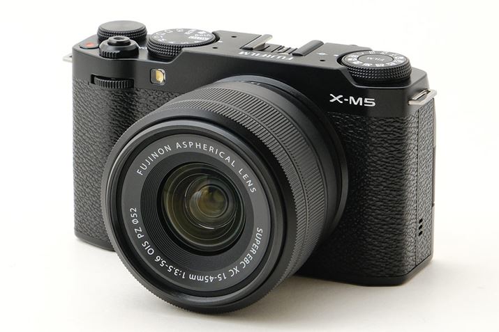 LbgY̕WY[uXC15-45mmF3.5-5.6 OIS PZvƑgݍ킹C[W