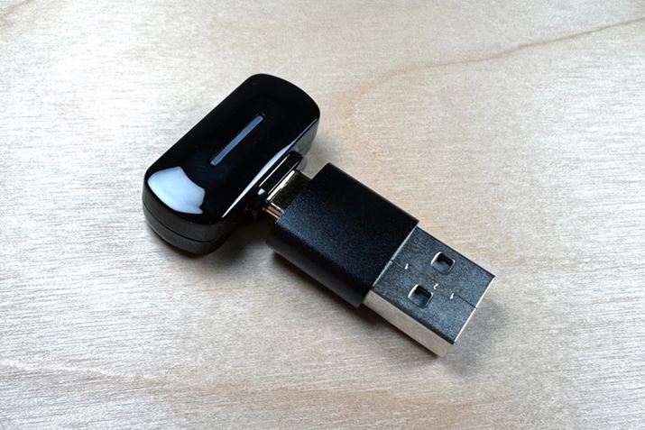 fXNgbvPCwʂ̒[qȂǂł͂܂USB-A[q̂ŁA͕t̕ϊA_v^[őΉ