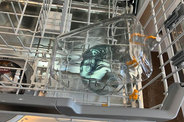 傫ȓg[𗧂Ă̂|Cgł